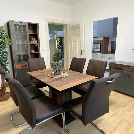 Moderne 3 Raum Altbau Etw Bis 4 Gaeste, Naehe Staatstheater, Parkplatz, Netflix, Vollausstattung Apartment Cottbus