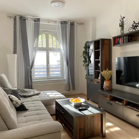 Moderne 3 Raum Altbau Etw Bis 4 Gäste, Nähe Staatstheater, Parkplatz, Netflix, Vollausstattung Apartment *