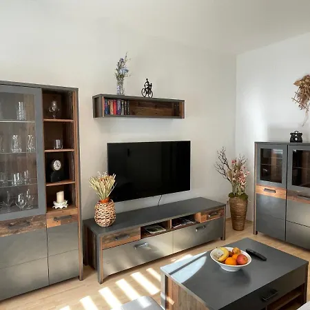 Moderne 3 Raum Altbau Etw Bis 4 Gäste, Nähe Staatstheater, Parkplatz, Netflix, Vollausstattung Cottbus