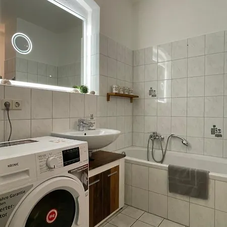 Moderne 3 Raum Altbau Etw Bis 4 Gaeste, Naehe Staatstheater, Parkplatz, Netflix, Vollausstattung Cottbus