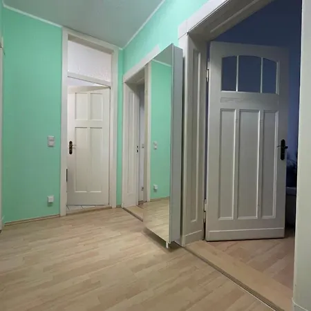 Moderne 3 Raum Altbau Etw Bis 4 Gaeste, Naehe Staatstheater, Parkplatz, Netflix, Vollausstattung Apartmán