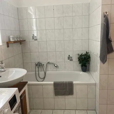 Moderne 3 Raum Altbau Etw Bis 4 Gaeste, Naehe Staatstheater, Parkplatz, Netflix, Vollausstattung