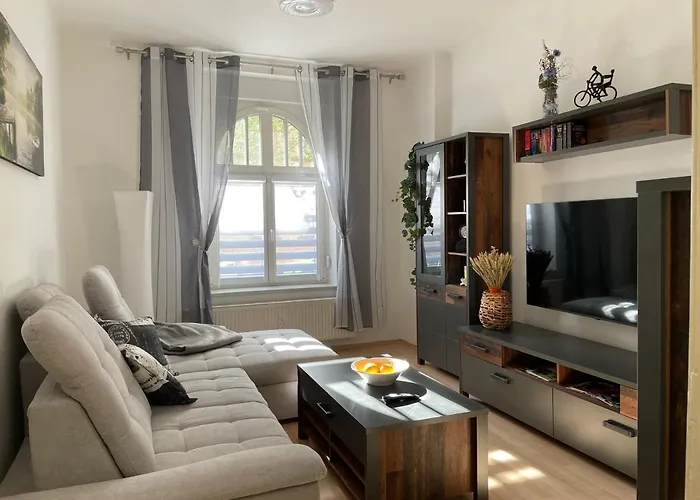 Moderne 3 Raum Altbau Etw Bis 4 Gaeste, Naehe Staatstheater, Parkplatz, Netflix, Vollausstattung شقة *