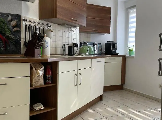 Moderne 3 Raum Altbau Etw Bis 4 Gaeste, Naehe Staatstheater, Parkplatz, Netflix, Vollausstattung شقة *