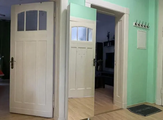 Moderne 3 Raum Altbau Etw Bis 4 Gaeste, Naehe Staatstheater, Parkplatz, Netflix, Vollausstattung شقة *