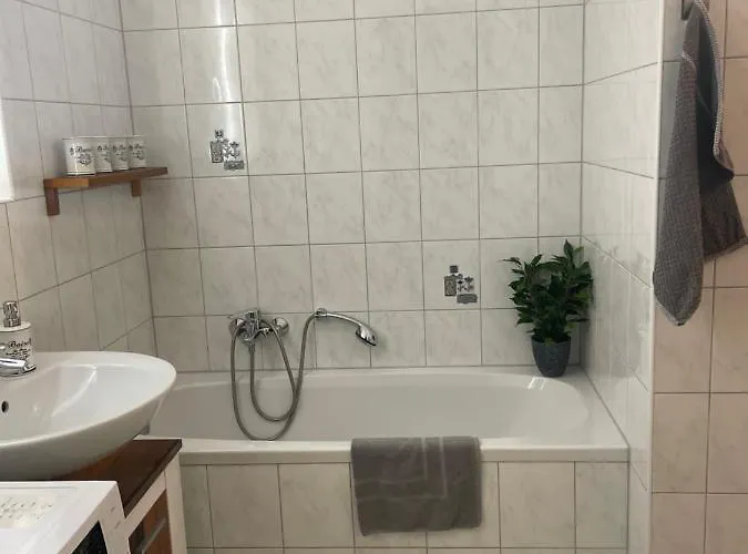 Moderne 3 Raum Altbau Etw Bis 4 Gaeste, Naehe Staatstheater, Parkplatz, Netflix, Vollausstattung